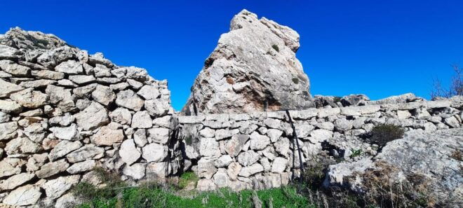 Gozo: Guided Hiking Tour With Bouldering - Scenic Views