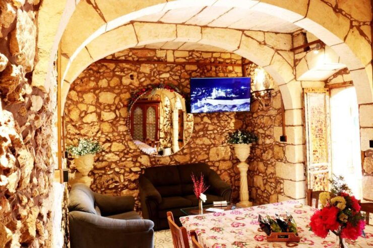 Gozo: Traditional and Local Breakfast in a Historic Building - Experience Highlights