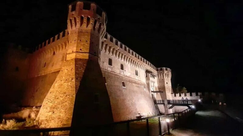 Gradara: Entry Ticket to Rocca with Audio Guide App - Views and Atmosphere