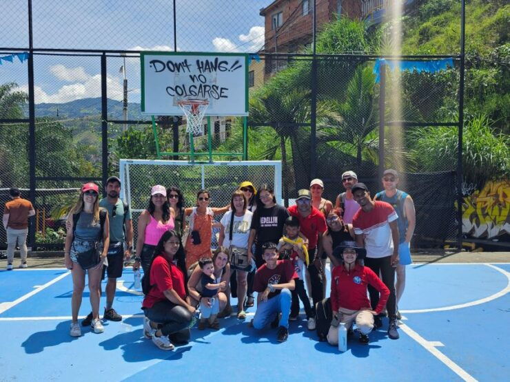 Graffiti Tour Comuna 13 and Cable Car (Made by Local Guides) - Tour Overview