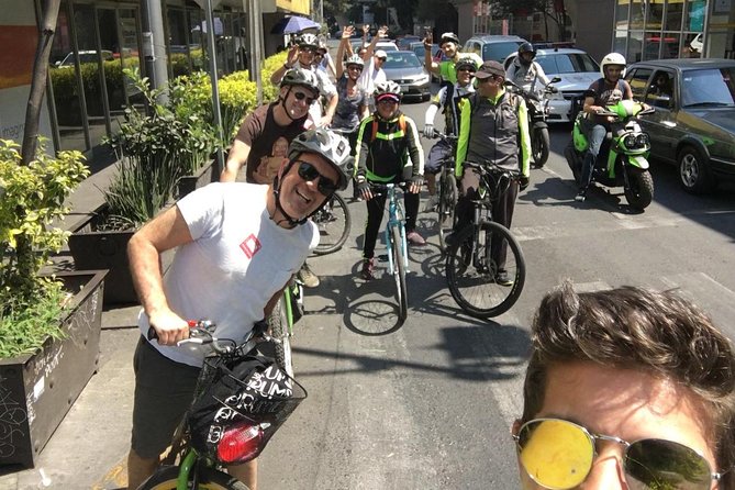 Graffiti & Urban Art Biketour - Tips for a Safe and Enjoyable Bike Tour