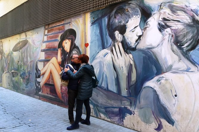 Grafiti Tour and Carmen Quarter - Overview and Highlights