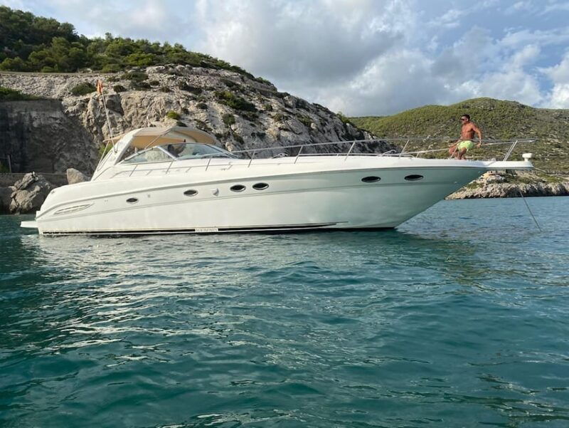 Gran Canaria: Shared Yacht Excursion With Beverages, Lunch and Snorkeling - Itinerary and Activities