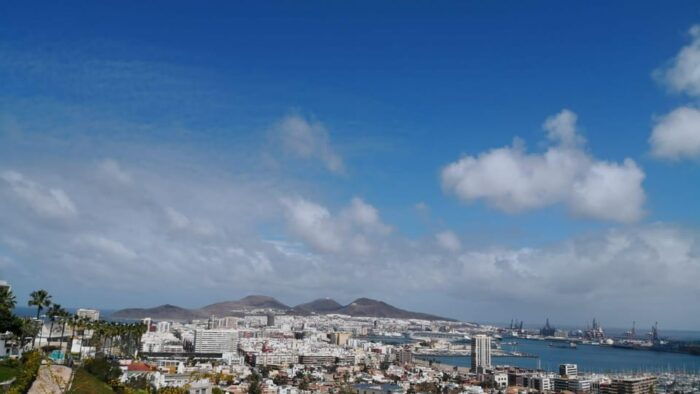 Gran Canaria Welcome: Private Exploring Tour and Local Guide - Taking in the Local Culture and Traditions