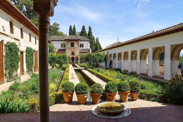 Granada: 10 Attractions Self-Guided Audio Tour - Participant Selection and Scheduling