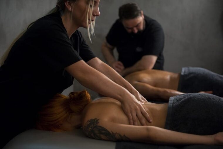 Granada: 50 Minute Couples Massage - Massage Options