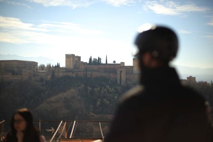 Granada: Albaicin and Sacromonte Electric Bike Tour - Tour Experience