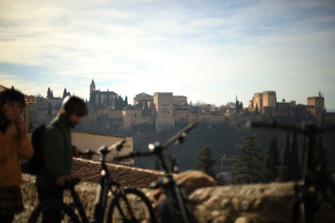 Granada: Albaicin and Sacromonte Electric Bike Tour - Starting Location and Itinerary