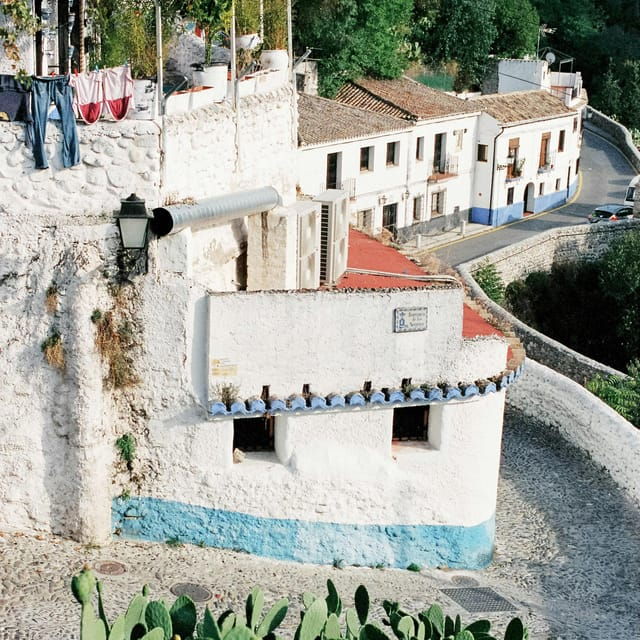 Granada: Albaicín and Sacromonte Guided Private Walking Tour - Cultural Insights