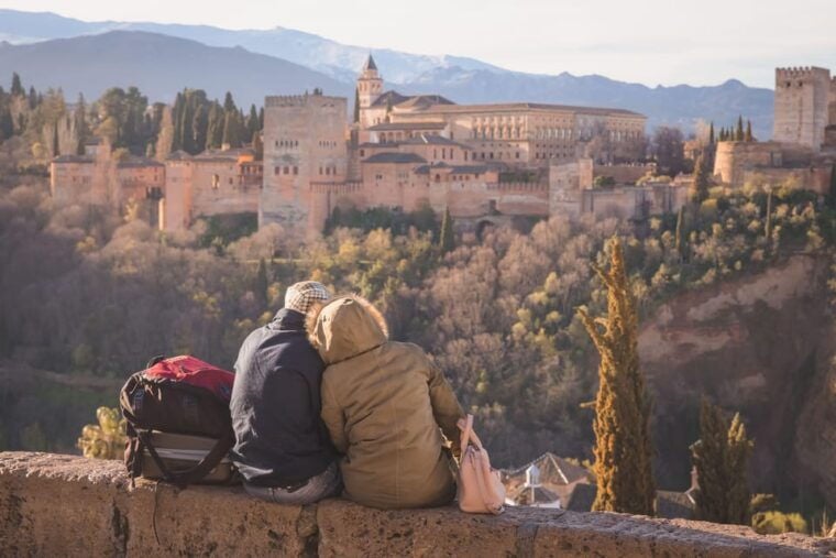 Granada: Albaicín and Sacromonte Guided Walking Tour - Frequently Asked Questions