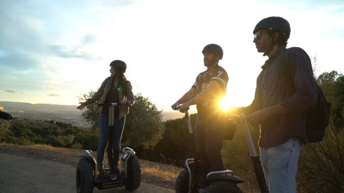 Granada: Albaicin and Sacromonte Segway Tour - Exploring the Albaicin Neighborhood