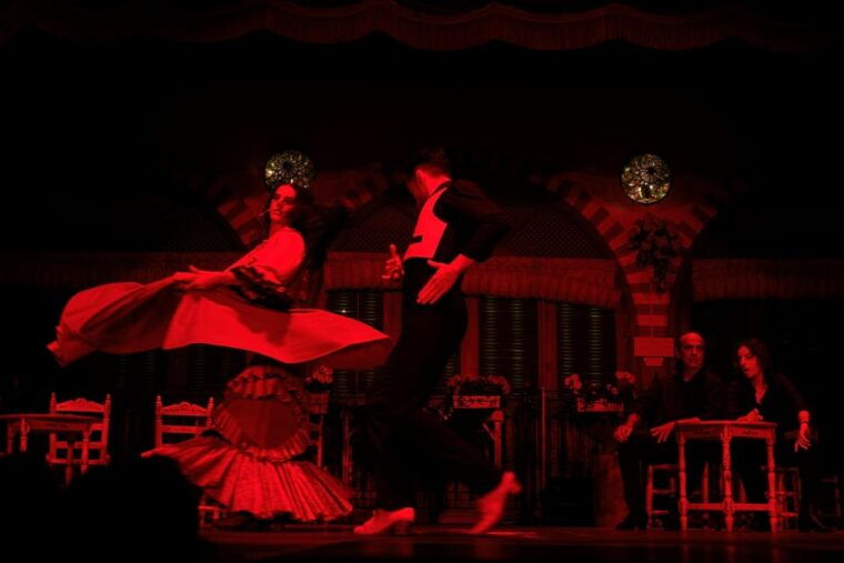 Granada: Albaicín and Sacromonte Sunset Tour & Flamenco Show - Flamenco Show