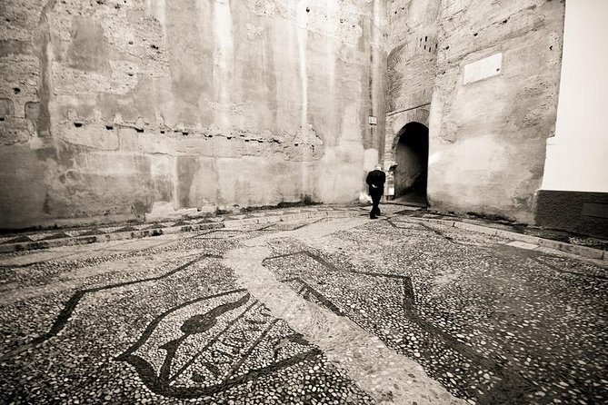 Granada: Albaycin and Sacromonte Tour - Tour Highlights