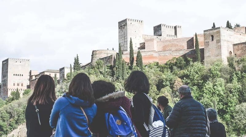 Granada: Albayzin and Sacromonte Hybrid Walking Tour - Good To Know  