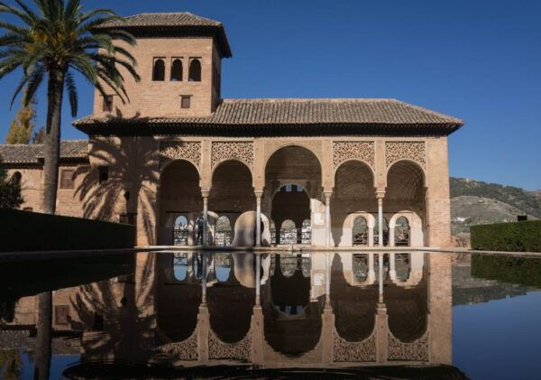 Granada: Alcazaba & Generalife Entry Ticket and Audio Guide - Discovering Moorish Traditions