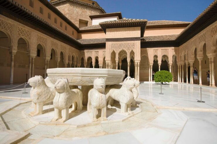 Granada: Alhambra and Albaicín Small Group Tour - Good To Know