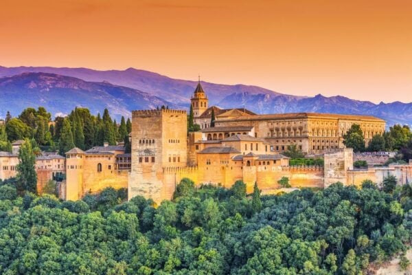 Granada: Alhambra and Generalife Gardens Guided Tour - The Sum Up