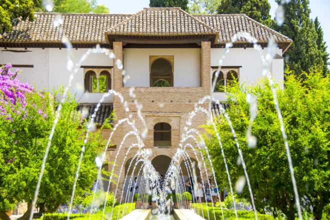 Granada: Alhambra Gardens and Generalife Ticket - Meeting Point and Transport
