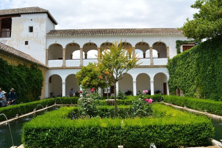 Granada: Alhambra Gardens, Generalife & Alcazaba Guided Tour - Nasrid Palaces (Not Included)