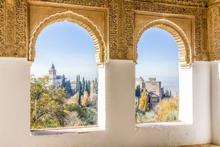 Granada: Alhambra Gardens, Generalife & Alcazaba Guided Tour - Meeting Point and Requirements