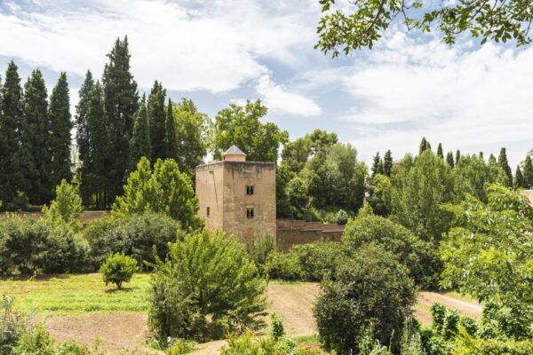 Granada: Alhambra, Generalife & Nasrid Palaces Guided Tour - Frequently Asked Questions