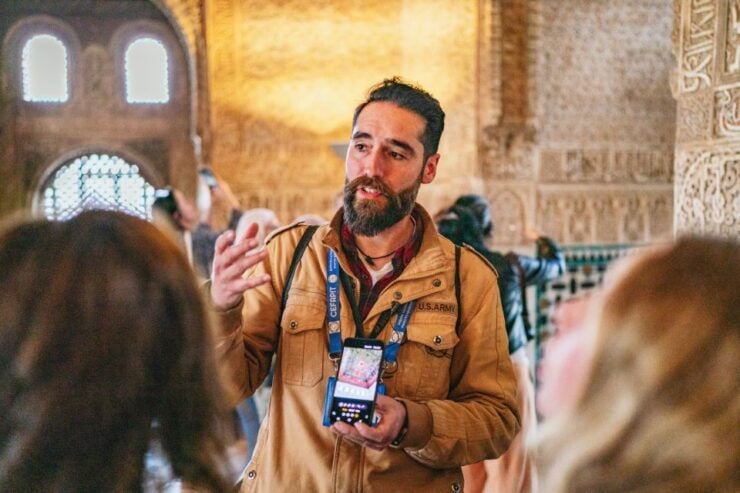Granada: Alhambra Guided Tour With Nasrid Palaces & Gardens - Experience