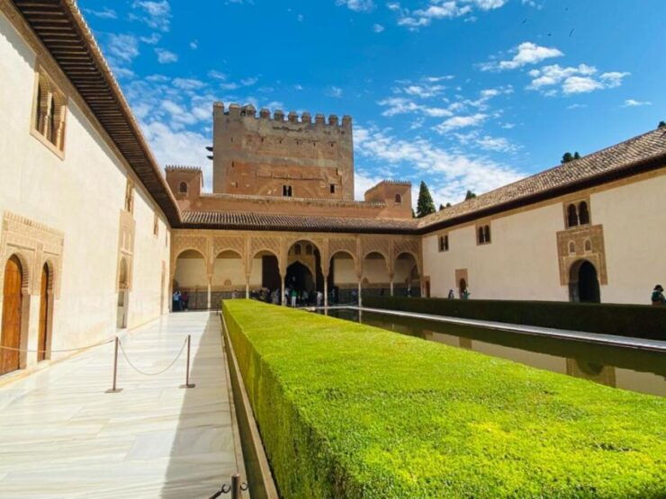 Granada: Alhambra Guided Tour With Nasrid Palaces - Activity Highlights