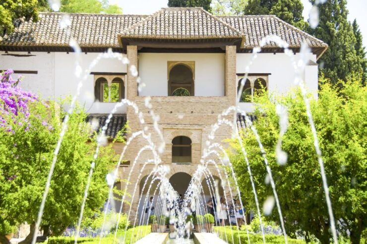 Granada: Alhambra, Nasrid, and Generalife Private Tour - Tour Details