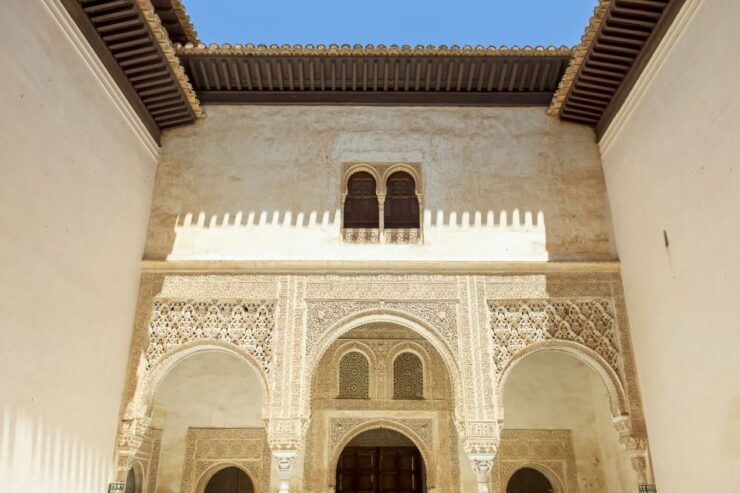 Granada: Alhambra, Nasrid, and Generalife Private Tour - Tour Experience