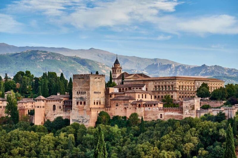 Granada: Alhambra, Nasrid Palaces & Gardens guided Tour - Good To Know