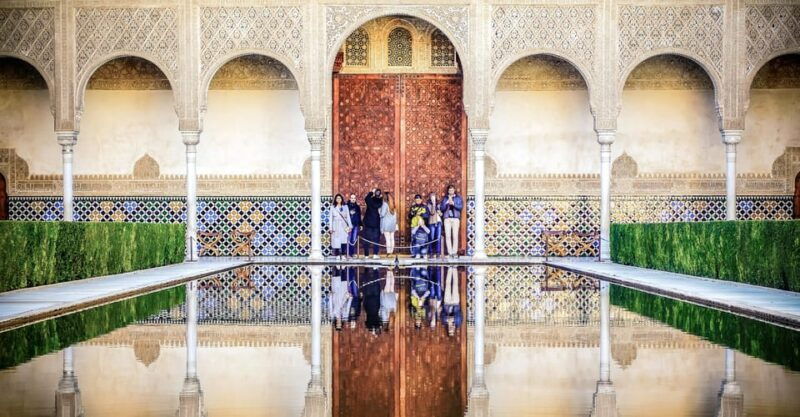 Granada: Alhambra & Nasrid Palaces Small Group Guided Tour - Good To Know