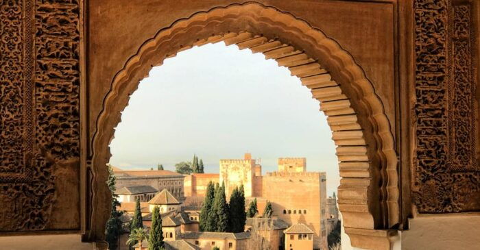 Granada: Alhambra & Nasrid Palaces Small Group Guided Tour - Seasonal Variability