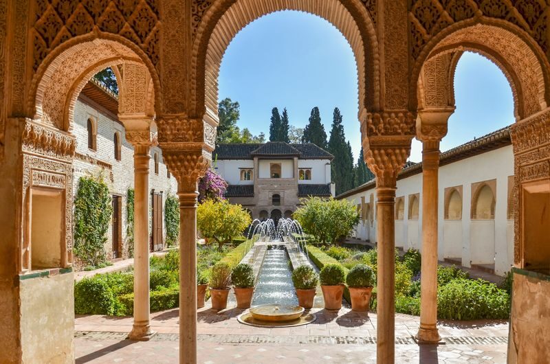 Granada: Alhambra & Nasrid Palaces Ticket - The Nasrid Palaces: the visit to time carefully