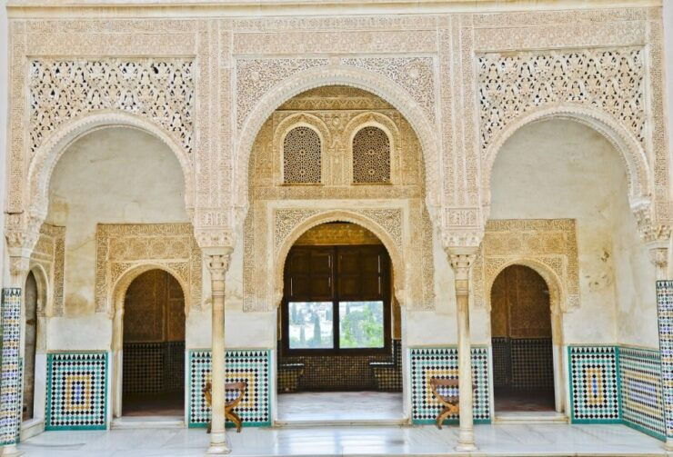 Granada: Alhambra Regular Tour - Experience Highlights