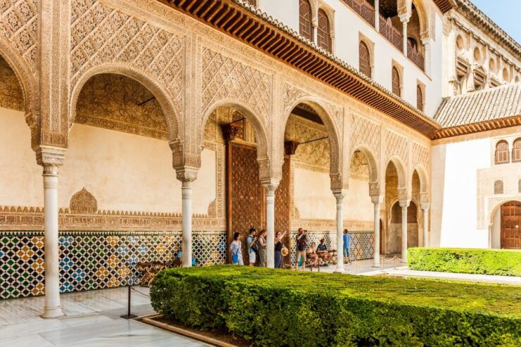 Granada: Alhambra Skip-The-Line Tour With Nasrid Palaces - Tour Details
