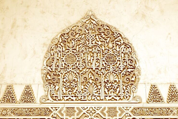 Granada: Alhambra Small Group Tour With Nasrid Palaces - Multilingual Live Tour Guide Available