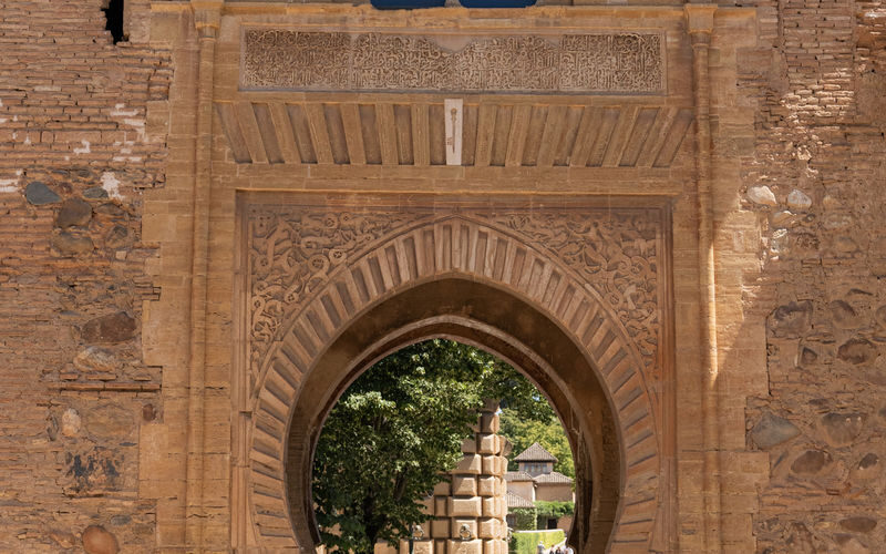 Granada: Alhambra Walking Tour Without Tickets - The ticket question, answered plainly