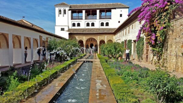 Granada: Alhambra With Nasrid Palaces Private Guided Tour - Language Options