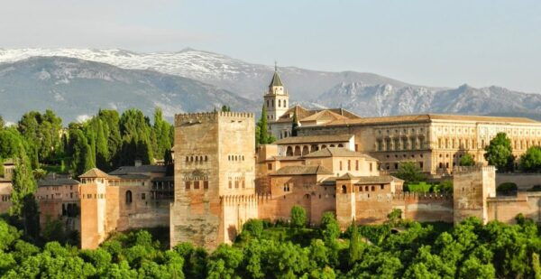 Granada: Alhambra With Nasrid Palaces Private Guided Tour - Pricing and Duration