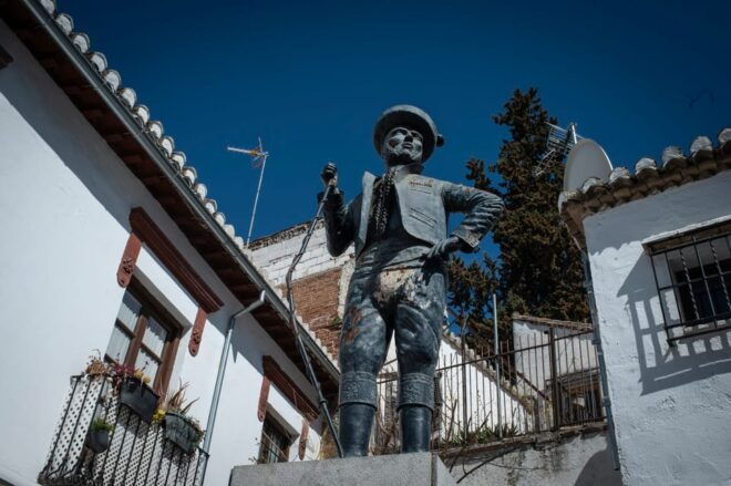 Granada and Albaicin: Historical Private Tour - Meeting Point and Duration