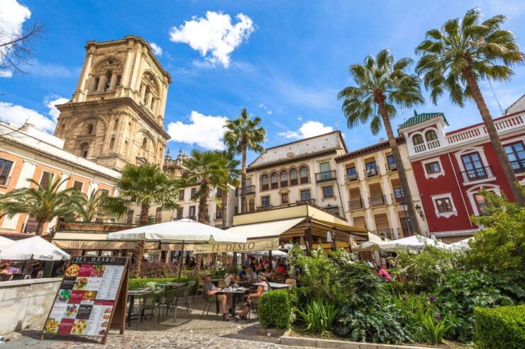 Granada: Cathedral and Royal Chapel Guided Tour With Tickets - Cancellation and Booking