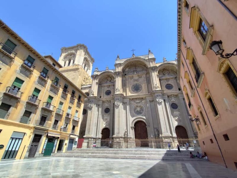 Granada: City center and Albaicin Private Tour - Exploring Granada’s Historic Heart: The Perfect Introduction