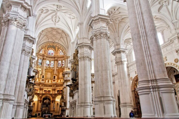 Granada: City Center, Cathedral, Capilla Tour - Starting Point and Highlights