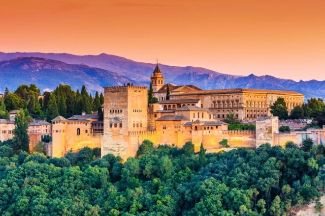Granada City Exploration Game and Tour - Meeting Point and Directions