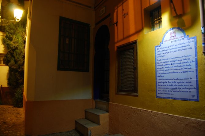 Granada: Dark City. - Granada After Dark: A Different Perspective