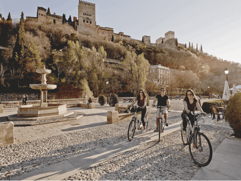 Granada: Electric Bike Tour of Albayzin and Sacromonte - Exploring the Albayzín