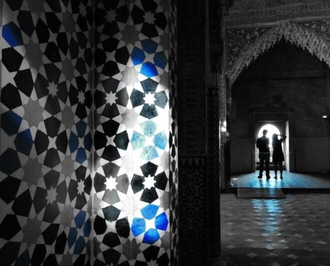 Granada: Fast-Track Alhambra & Nasrid Palaces Guided Tour - Inclusions