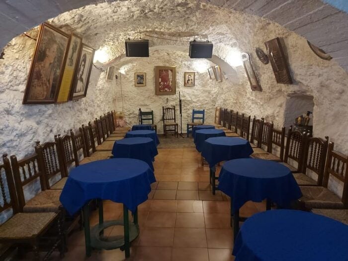Granada: Flamenco Show in the Cave LA FARAONA - What to Expect