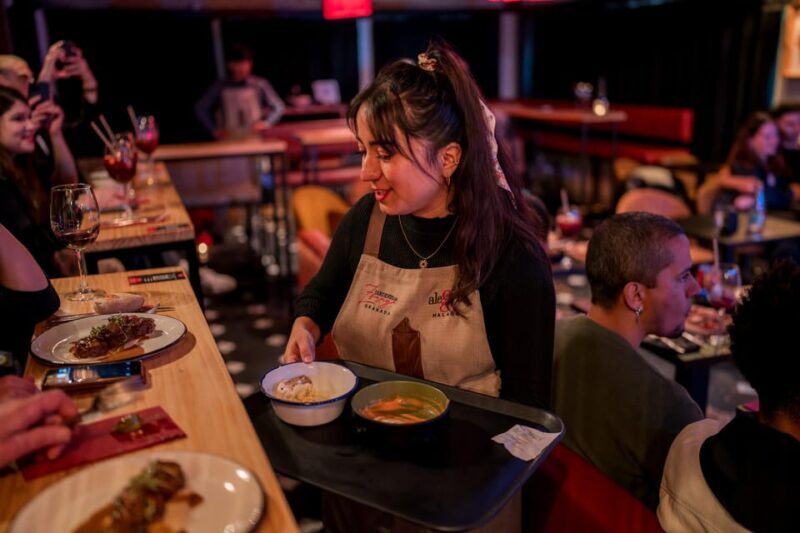 Granada: Flamenco Show with Dinner at Jardines de Zoraya - FAQs