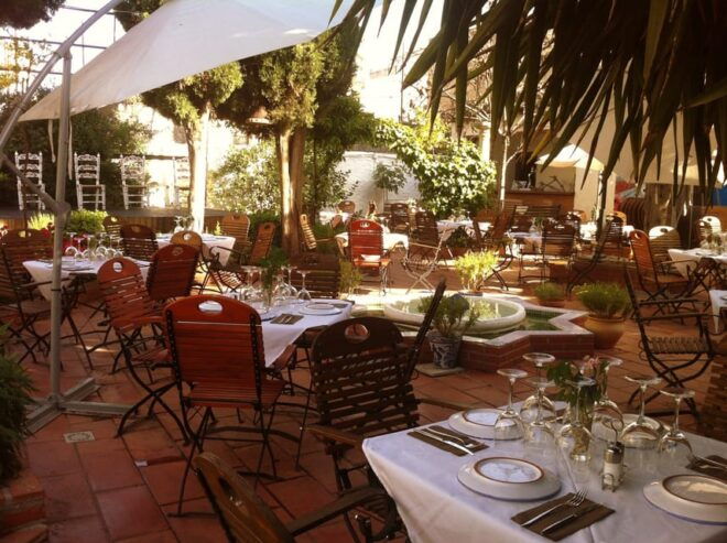 Granada: Flamenco Show With Dinner at Jardines De Zoraya - Customer Feedback